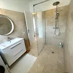 Podaroc Villa