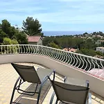 Podaroc Villa